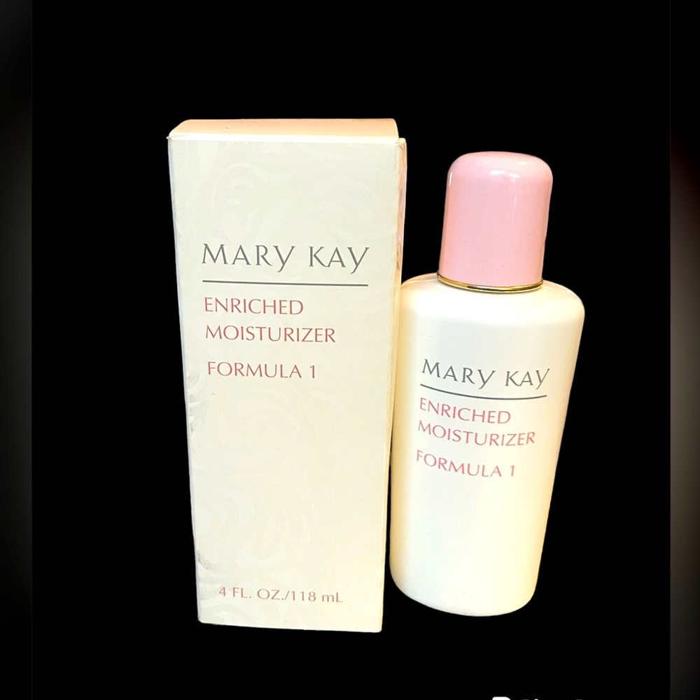 Mary Kay NIB formula, cleanser for dry skin